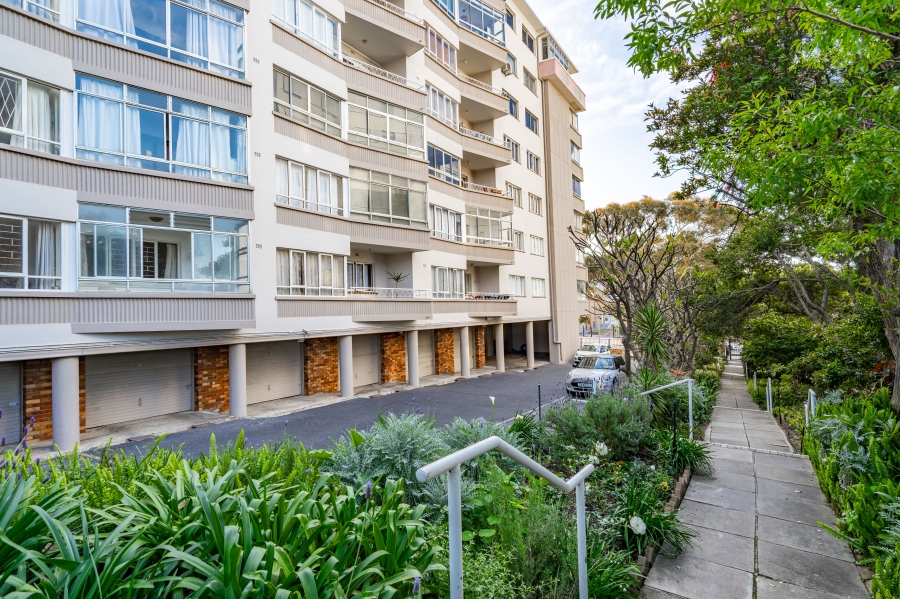 1 Bedroom Property for Sale in Three Anchor Bay Western Cape